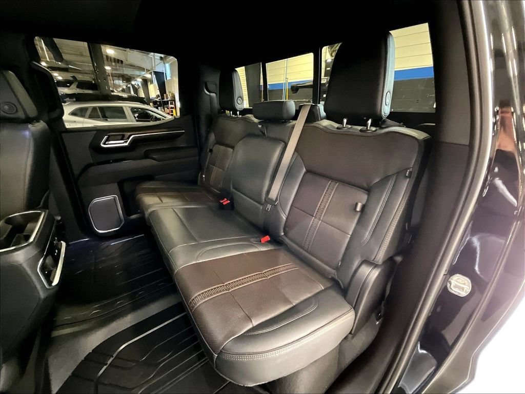 Used 2026 Chevrolet Silverado 1500 High Country AWD/4WD image 15