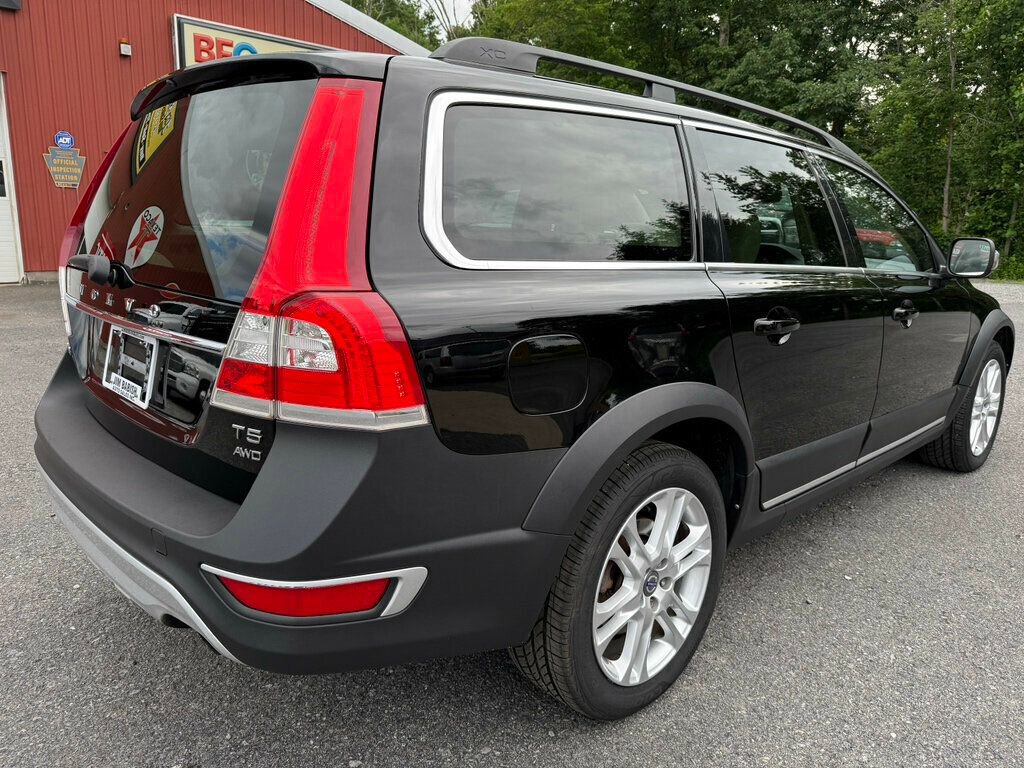 Used 2016 Volvo XC70 T5 Premier w/ Proximity Package image 3