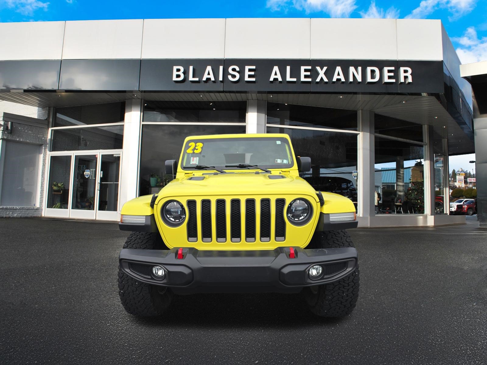 Used 2023 Jeep Wrangler Unlimited Rubicon w/ Xtreme 35 Tire Package AWD/4WD image 10