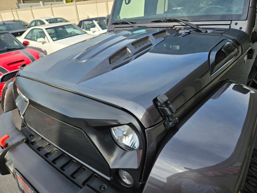 Used 2014 Jeep Wrangler Unlimited Sahara w/ Dual Top Group image 40