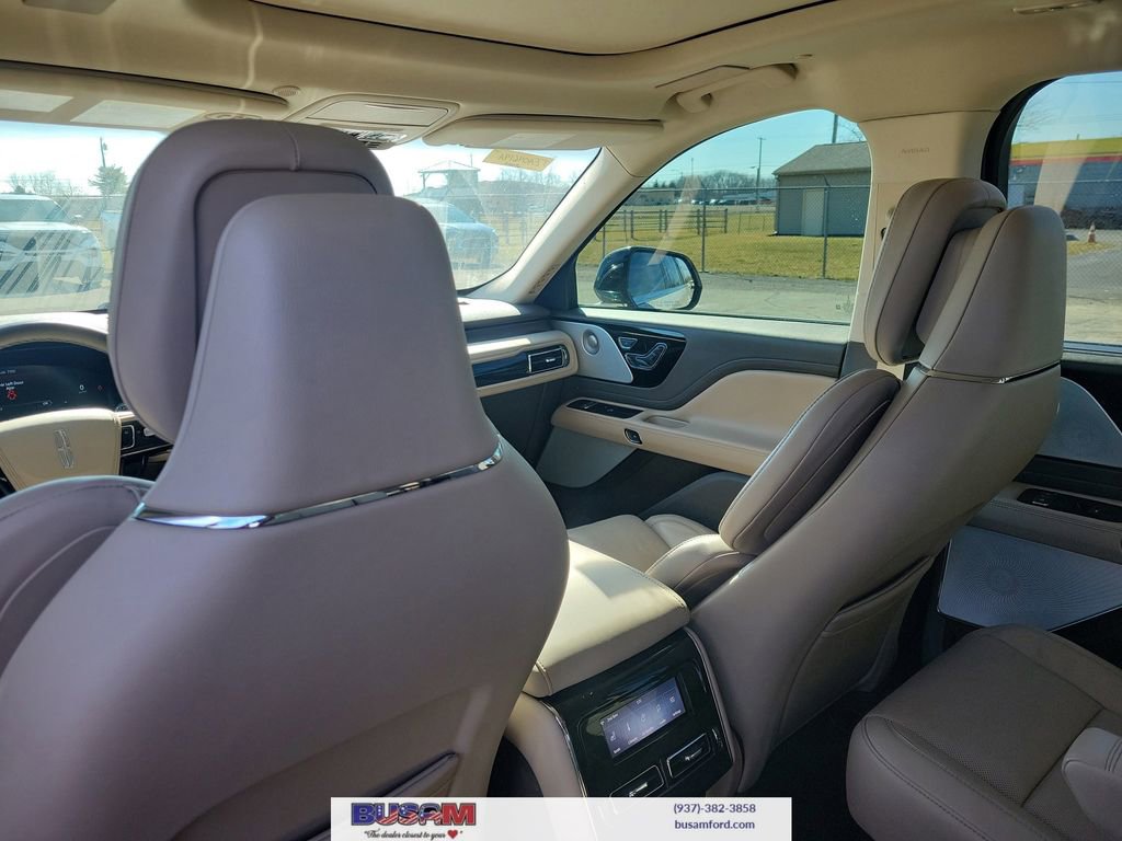 Used 2023 Lincoln Aviator Reserve w/ Equipment Group 201A image 13