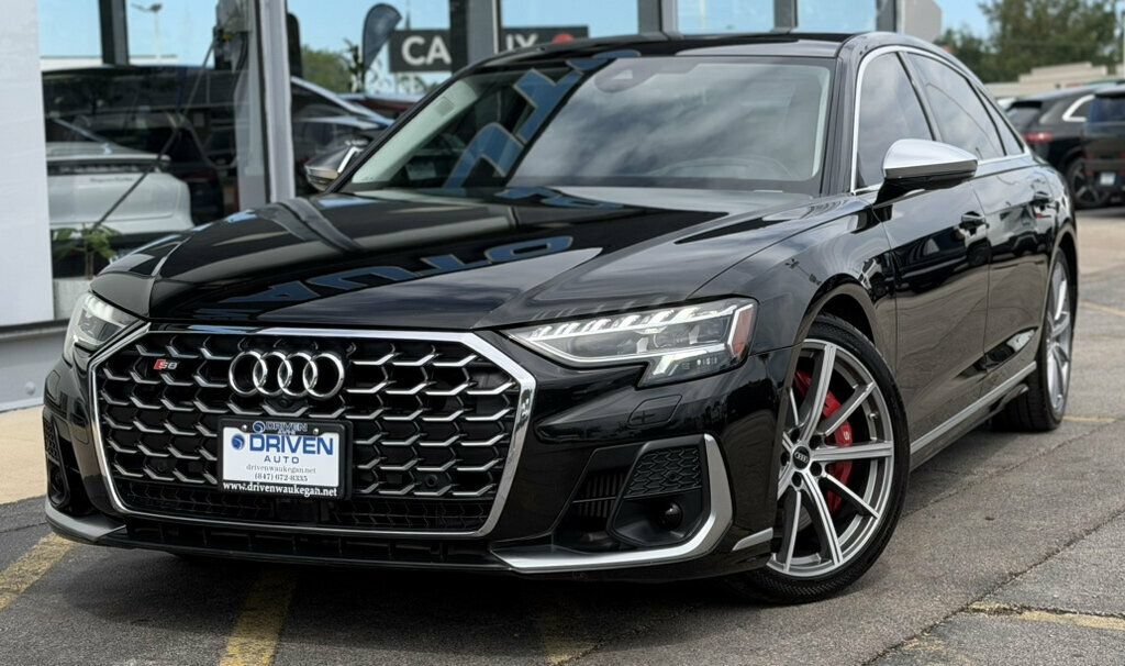 Used 2022 Audi S8 w/ S8 Comfort Plus Package AWD/4WD image 35