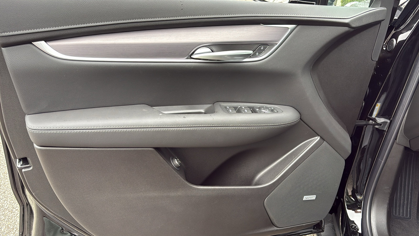 New 2025 Cadillac XT5 Luxury image 10