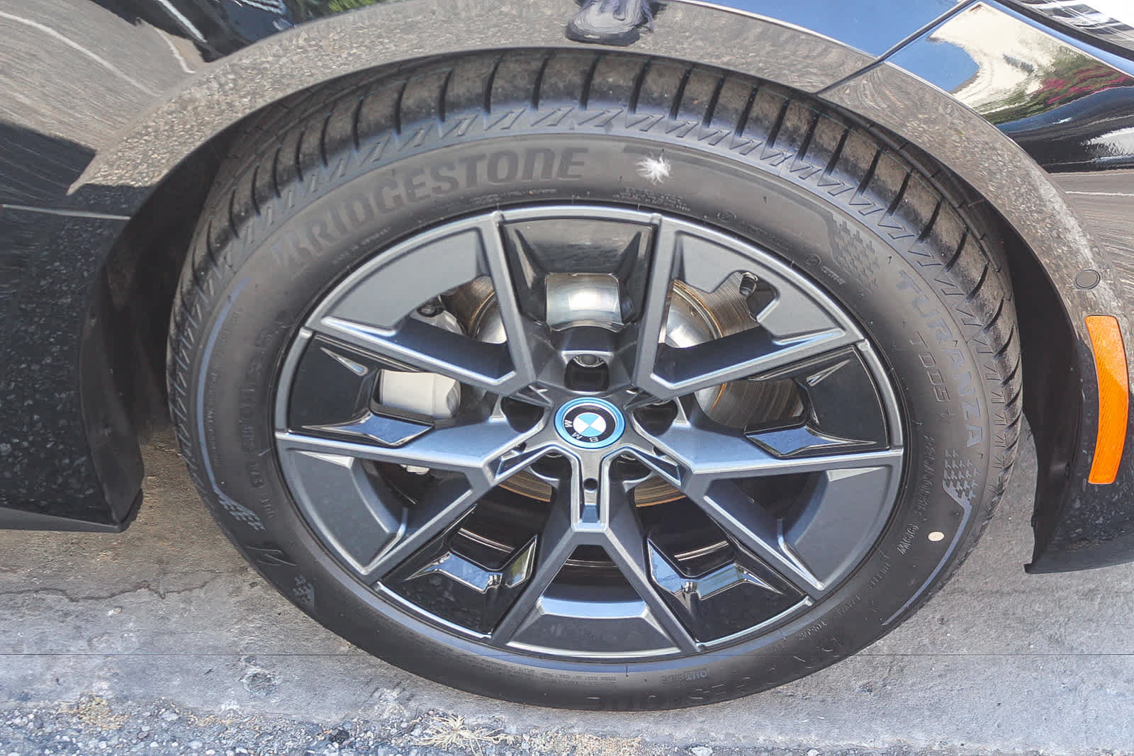 Used 2023 BMW i4 eDrive35 w/ Premium Package RWD image 9