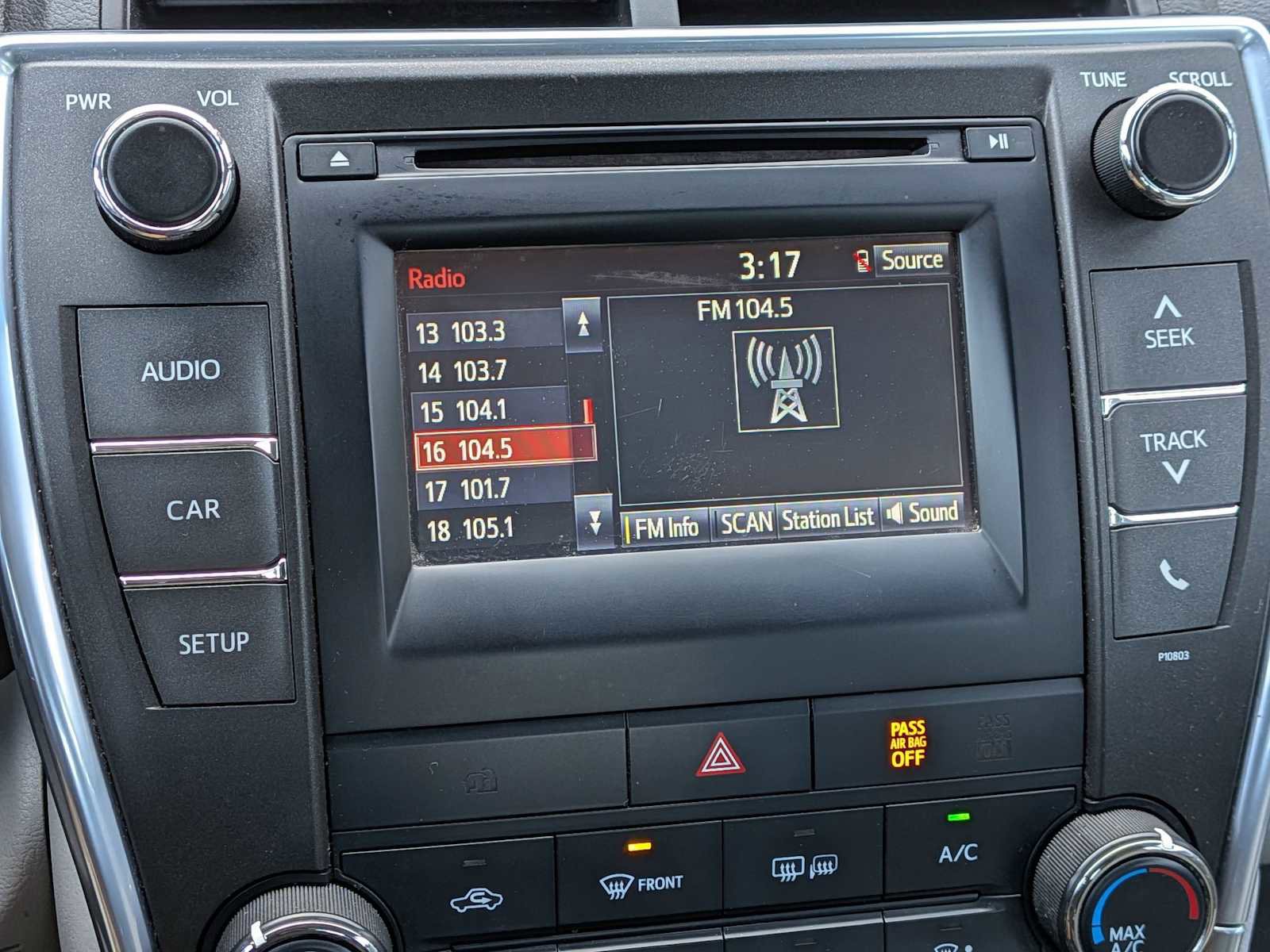 Used 2015 Toyota Camry LE FWD image 28