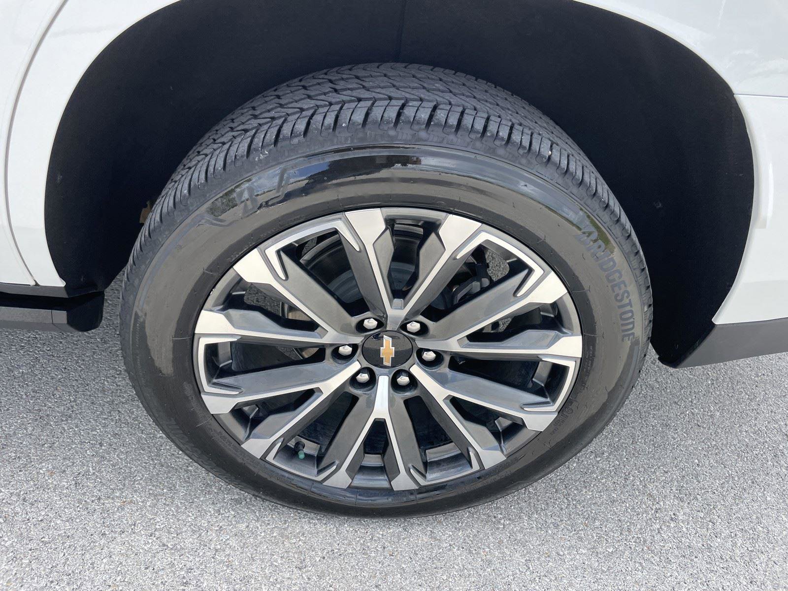 Used 2025 Chevrolet Tahoe High Country image 38