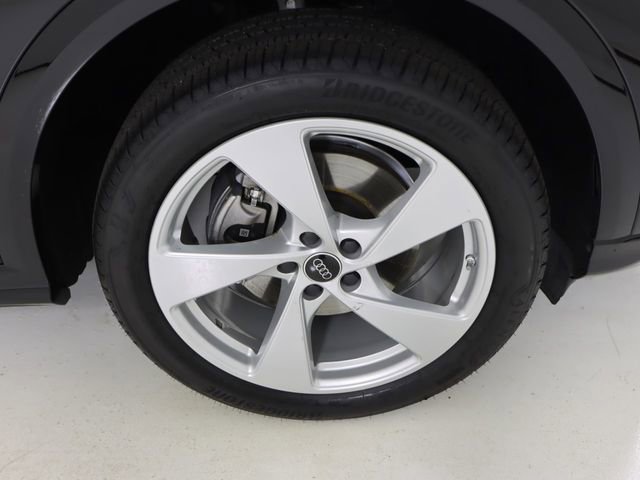 Certified 2025 Audi Q5 Premium Plus AWD/4WD image 9