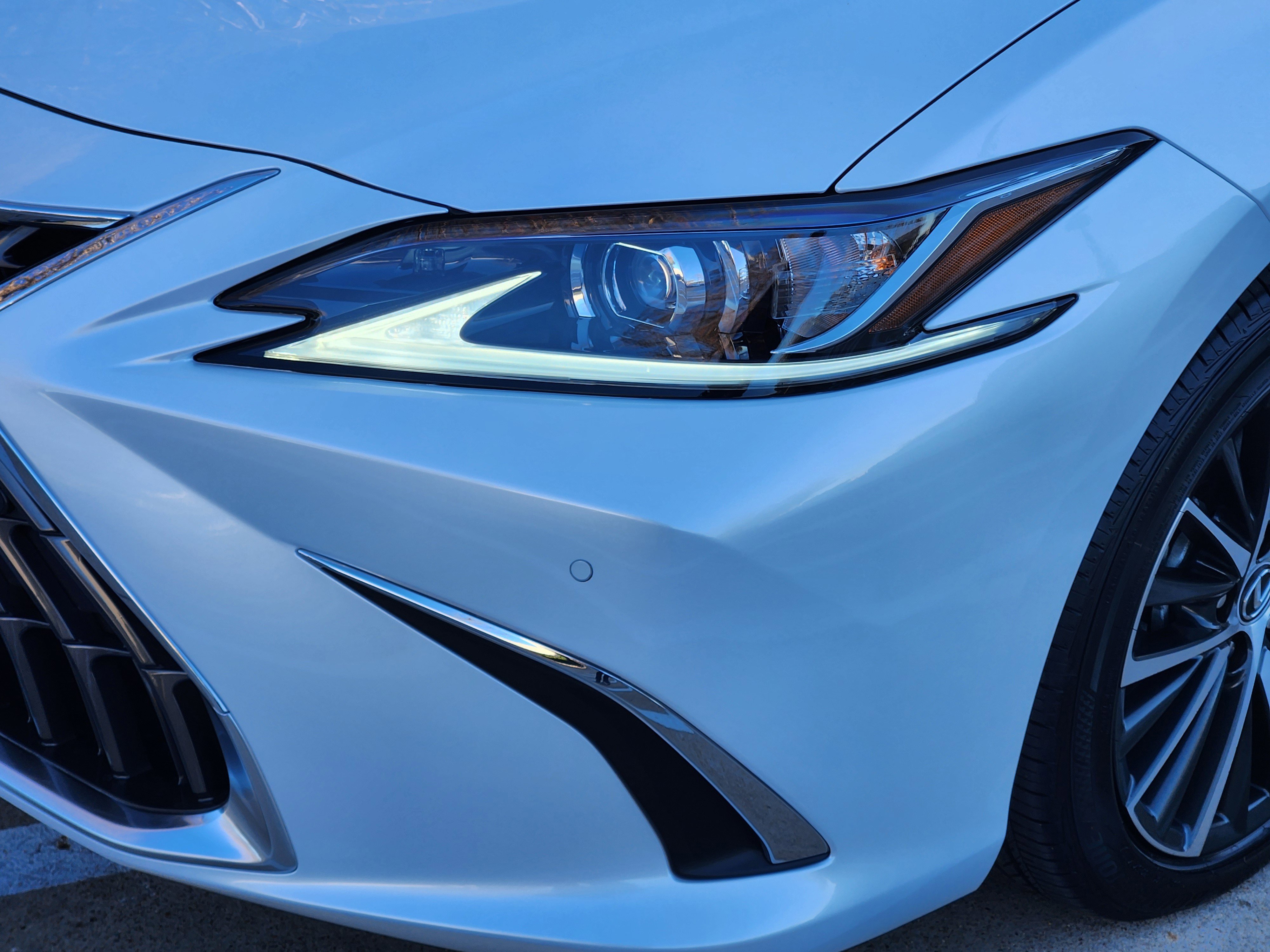 New 2025 Lexus ES 350 w/ Premium Package image 5