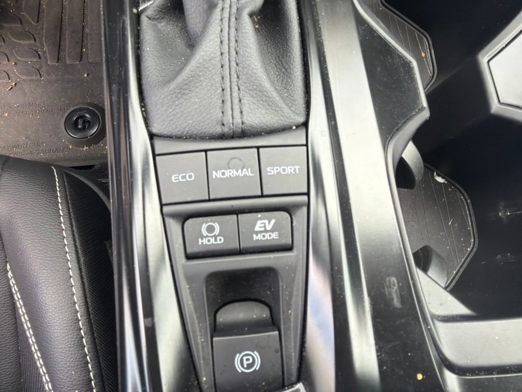 Used 2026 Toyota Camry SE FWD image 13
