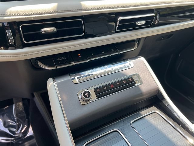 New 2026 Lincoln Aviator 2WD w/ Jet Appearance Package image 28