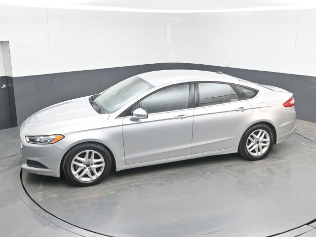 Used 2016 Ford Fusion SE FWD image 34