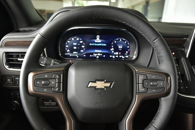 Used 2024 Chevrolet Suburban High Country image 41
