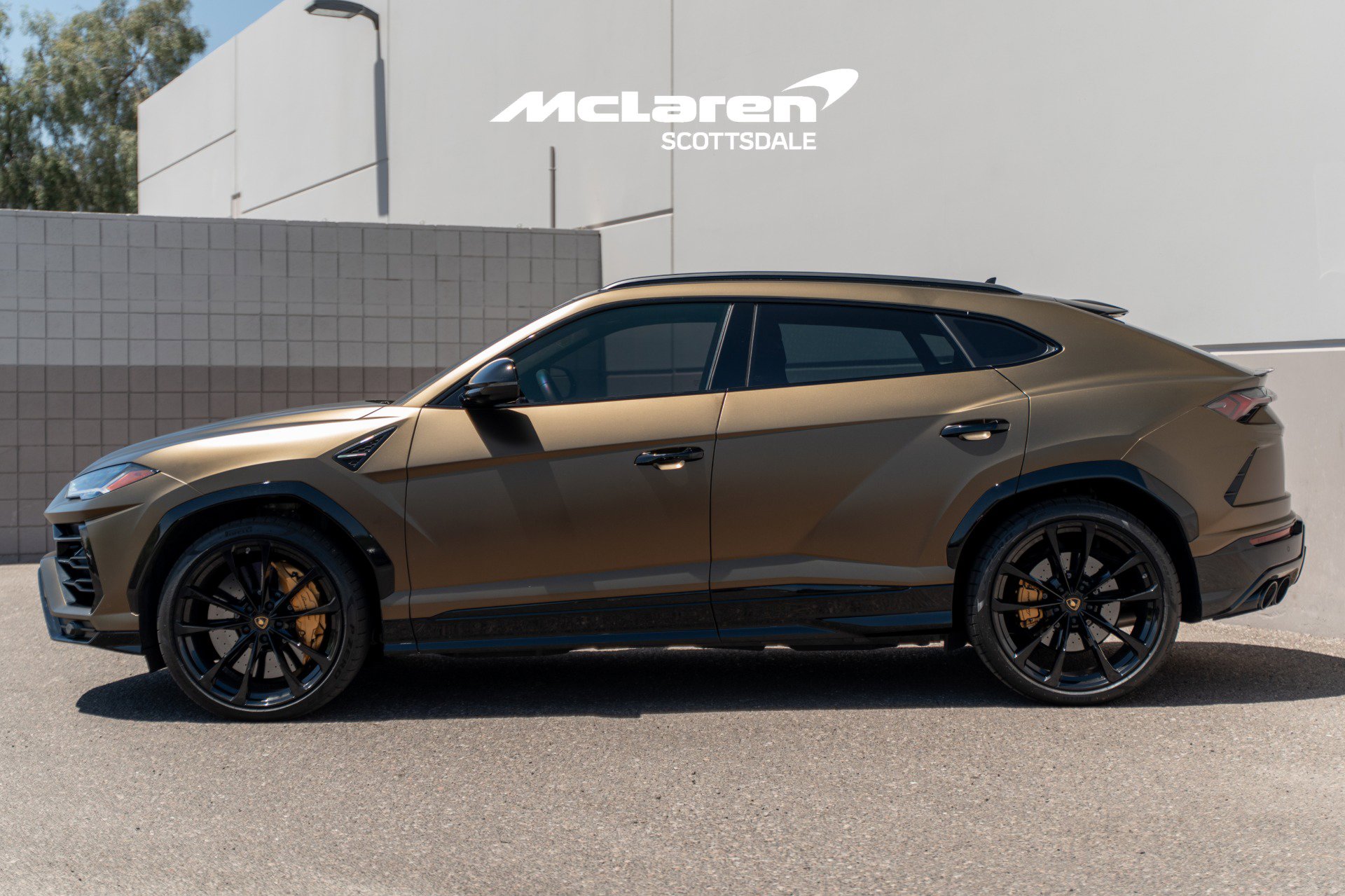 Used 2021 Lamborghini Urus AWD/4WD image 4