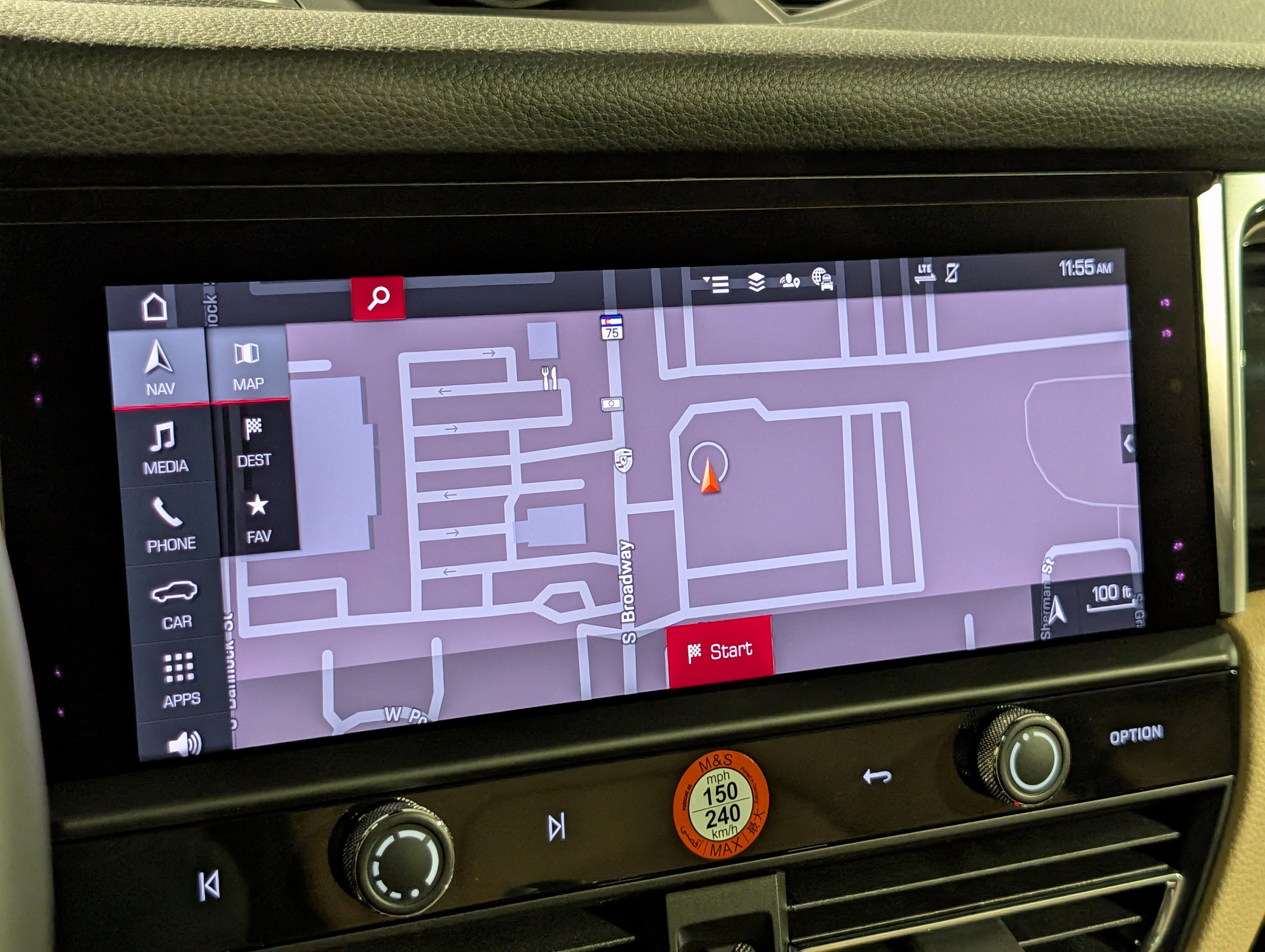 Certified 2025 Porsche Macan image 33