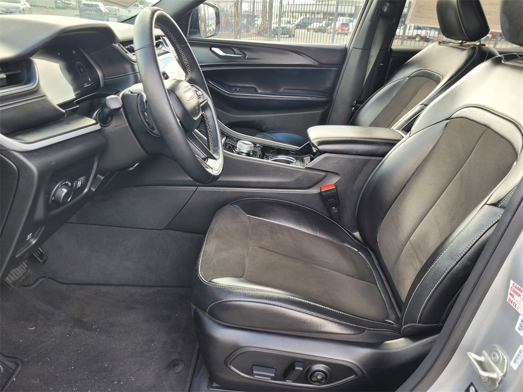 Used 2023 Jeep Grand Cherokee L Laredo image 15