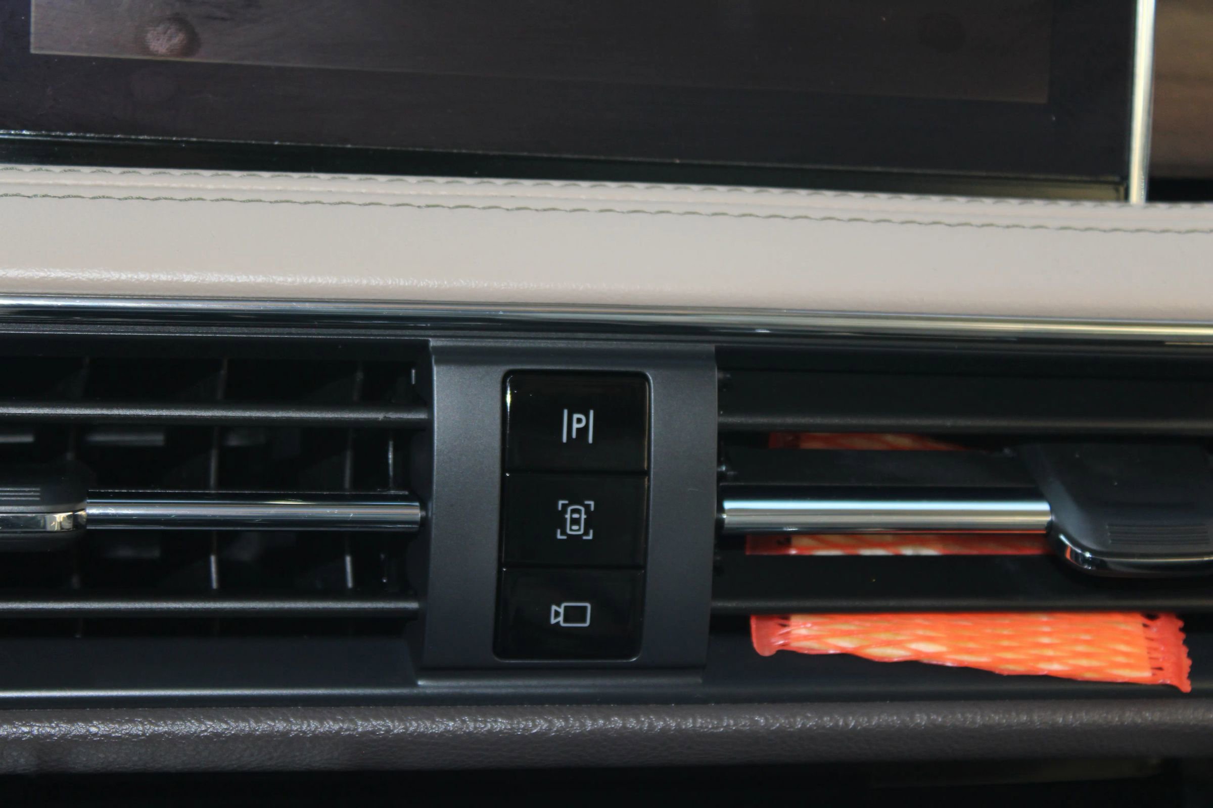 Used 2022 Lincoln Corsair Reserve AWD/4WD image 34