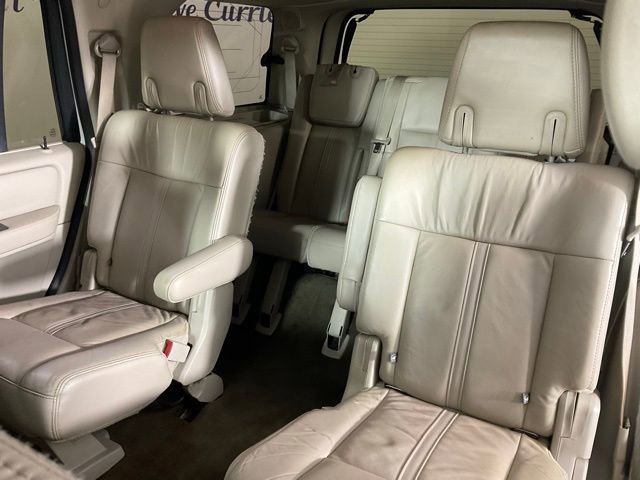 Used 2015 Lincoln Navigator 2WD image 16