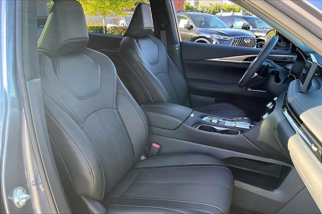 Certified 2027 INFINITI QX60 Luxe w/ Cargo Package AWD/4WD image 28