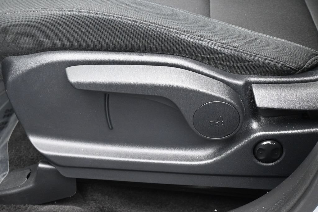 Used 2025 Hyundai Santa Fe SE FWD image 12