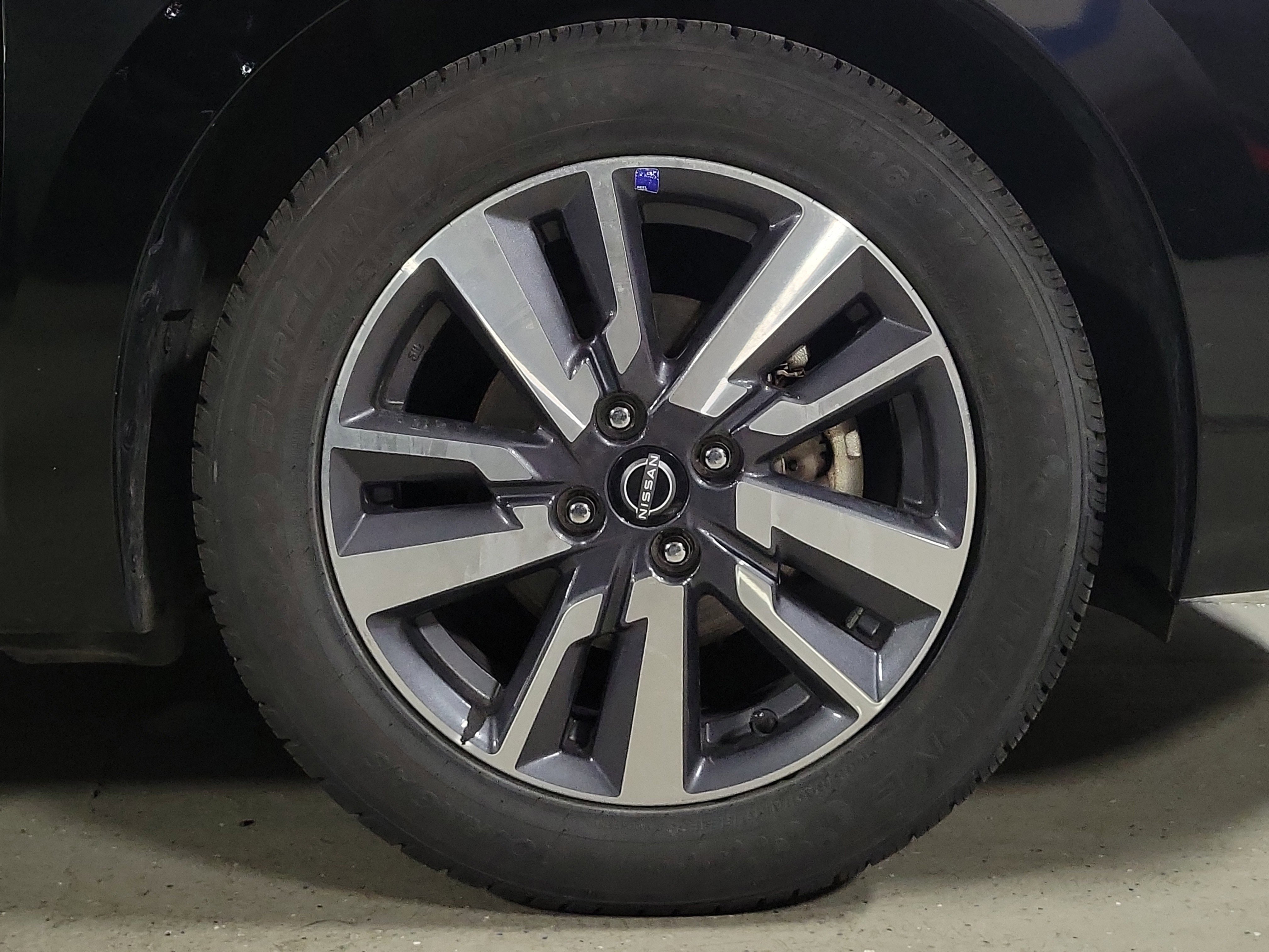 Used 2023 Nissan Versa SV image 6