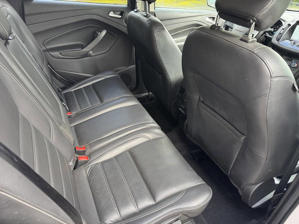 Used 2019 Ford Escape Titanium image 18