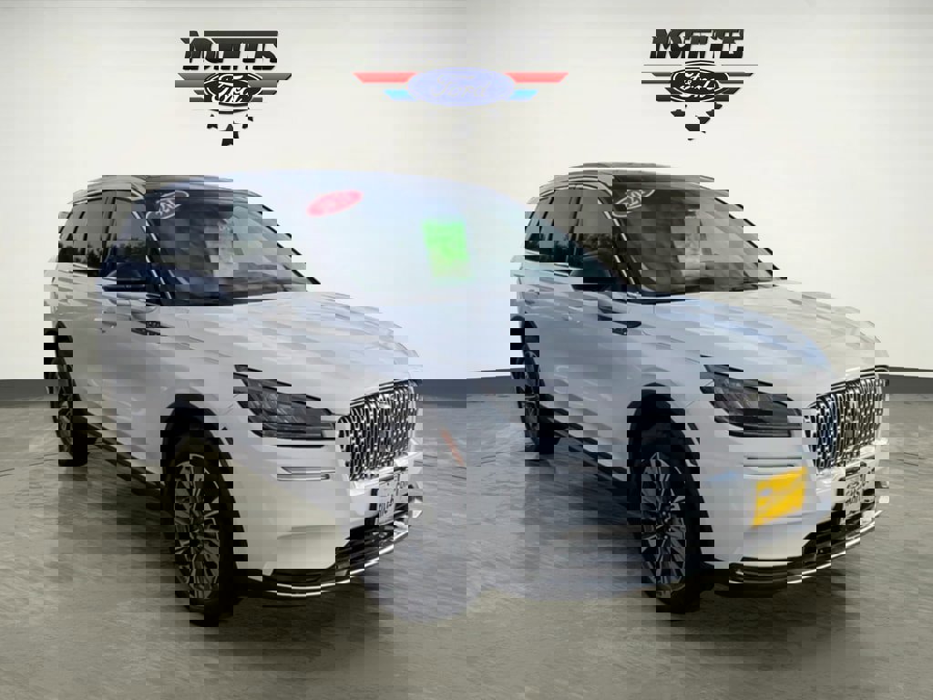 Used 2021 Lincoln Corsair Reserve w/ Elements Package image 2