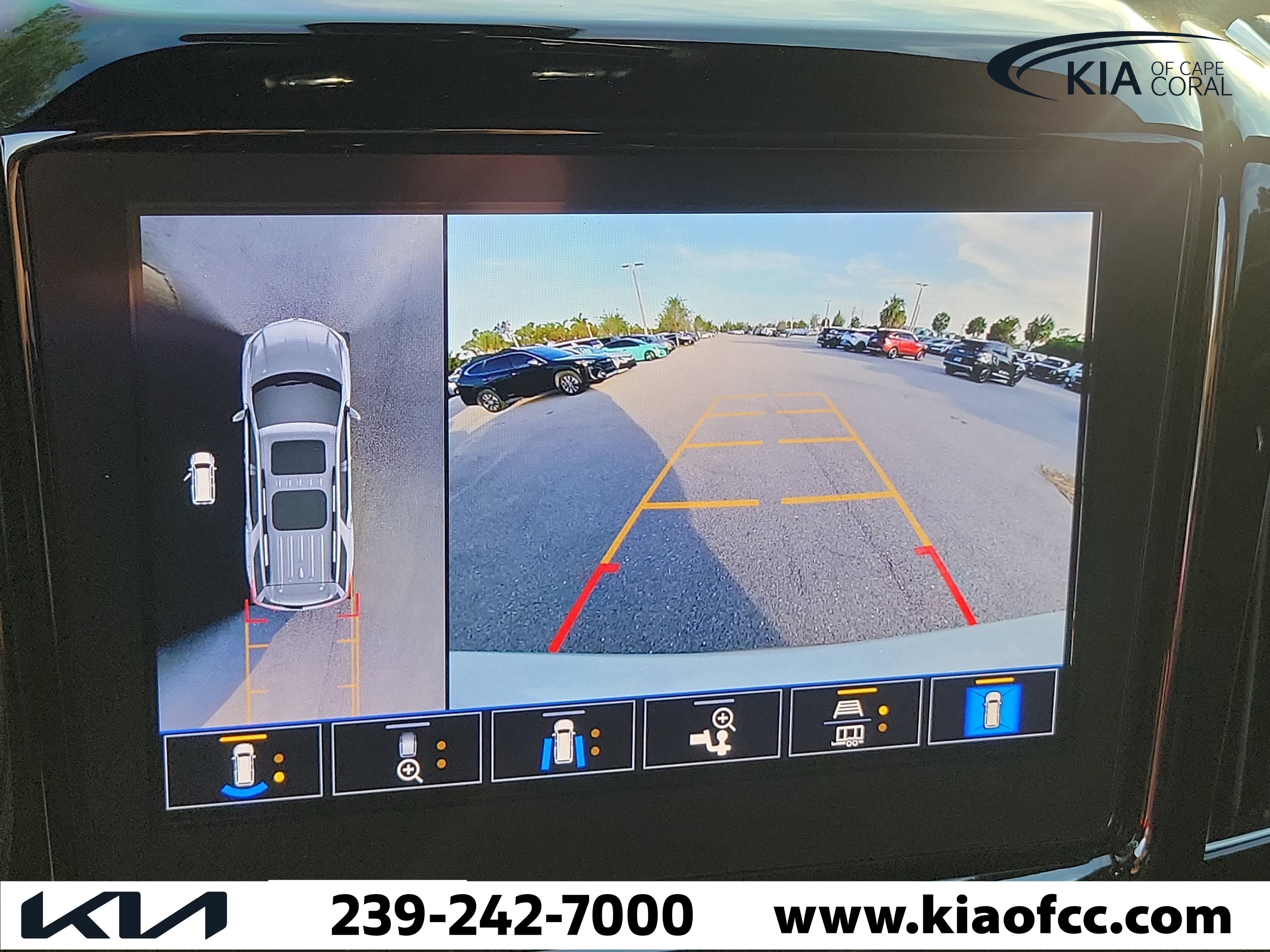 Used 2023 Chevrolet Traverse High Country w/ LPO, 'HIT The Road' Package FWD image 30