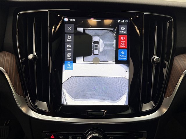 New 2026 Volvo V60 B5 Cross Country Plus w/ Protection Package Premier image 23