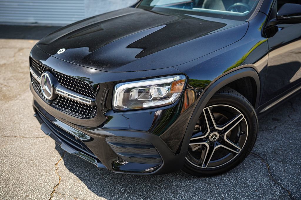 Used 2023 Mercedes-Benz GLB 250 image 2