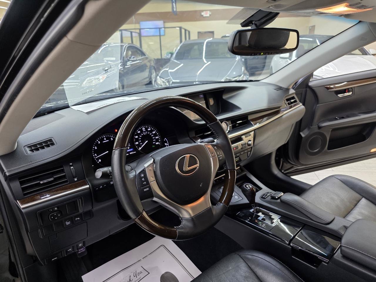 Used 2015 Lexus ES 350 w/ Luxury Package FWD image 18