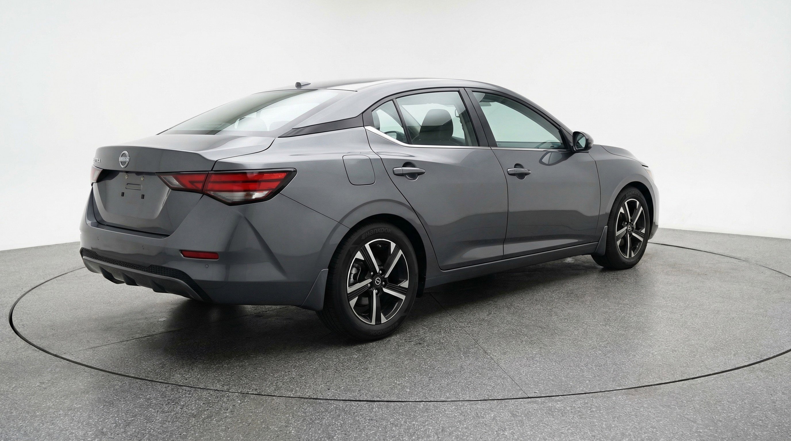 Used 2025 Nissan Sentra SV FWD image 9
