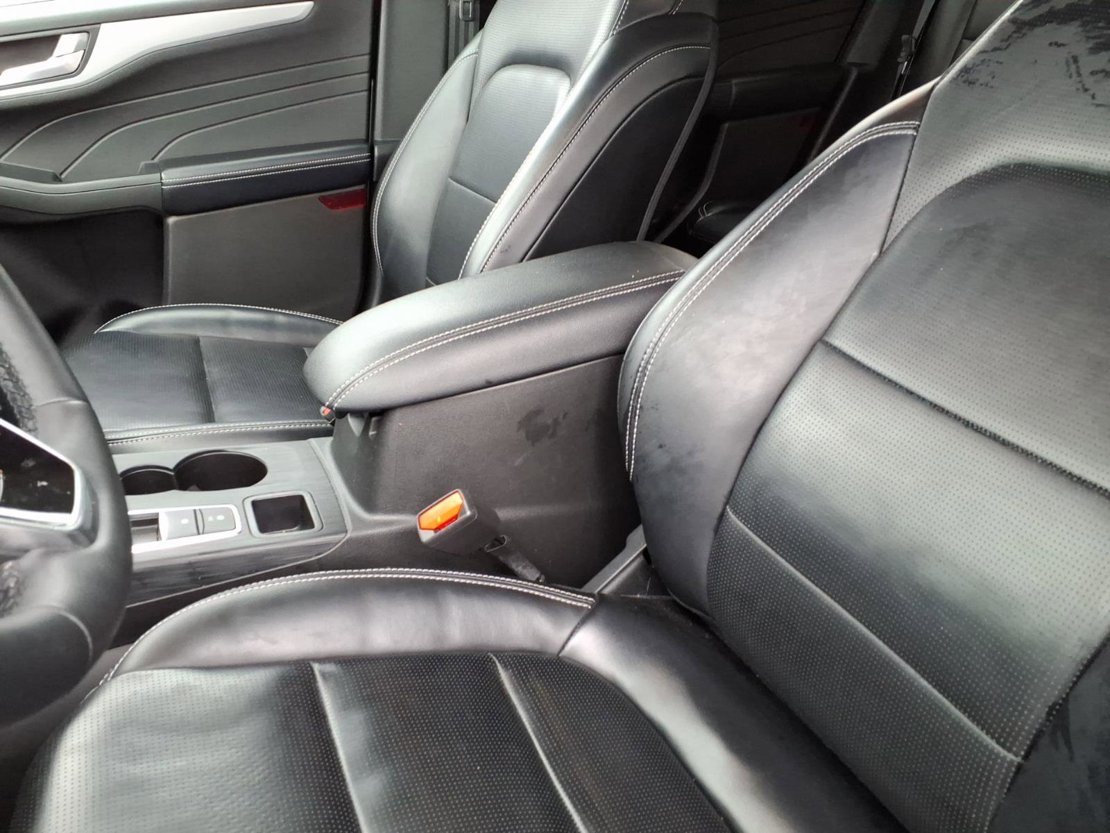 Used 2024 Ford Escape Platinum image 5