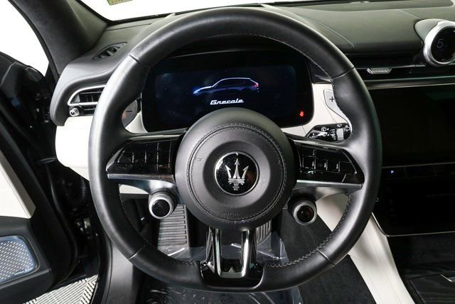 Used 2023 Maserati Grecale Modena AWD/4WD image 10
