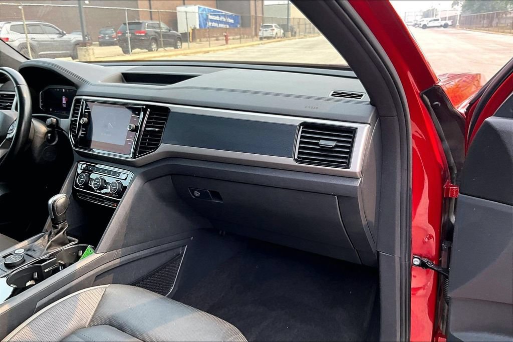 Used 2020 Volkswagen Atlas Cross Sport SEL Premium AWD/4WD image 15