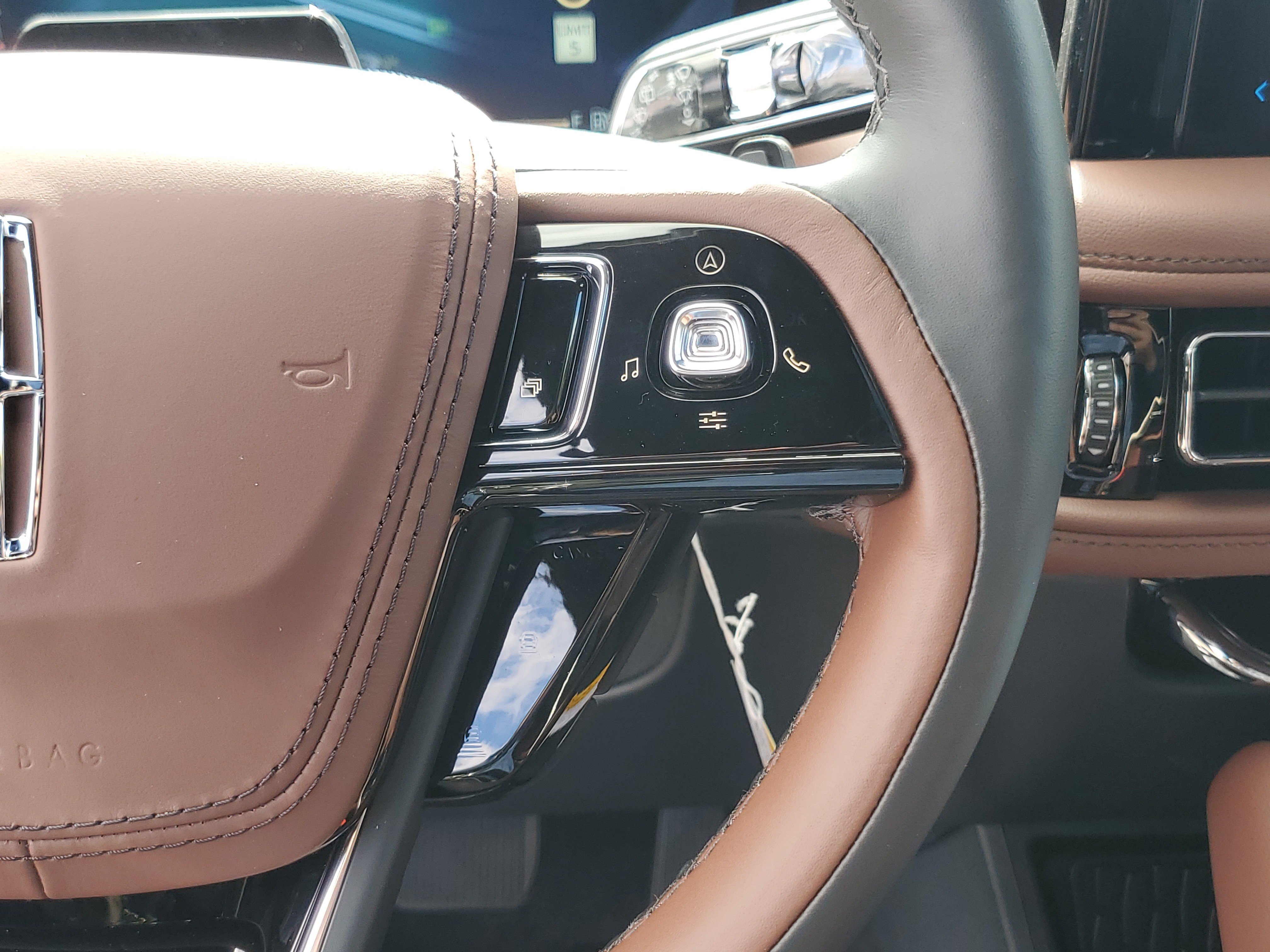 New 2027 Lincoln Aviator Reserve AWD/4WD image 17