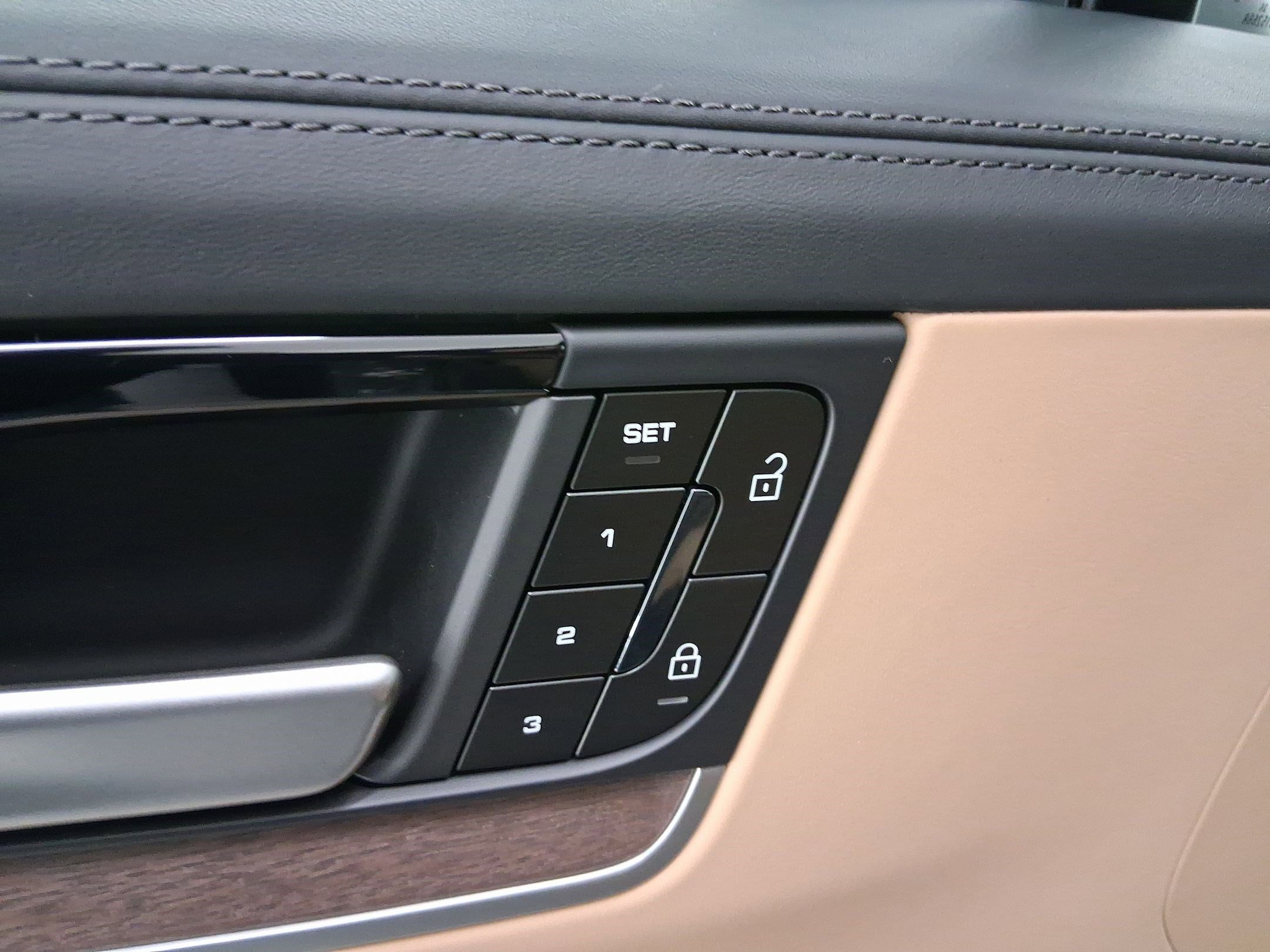 New 2026 Porsche Cayenne S image 15