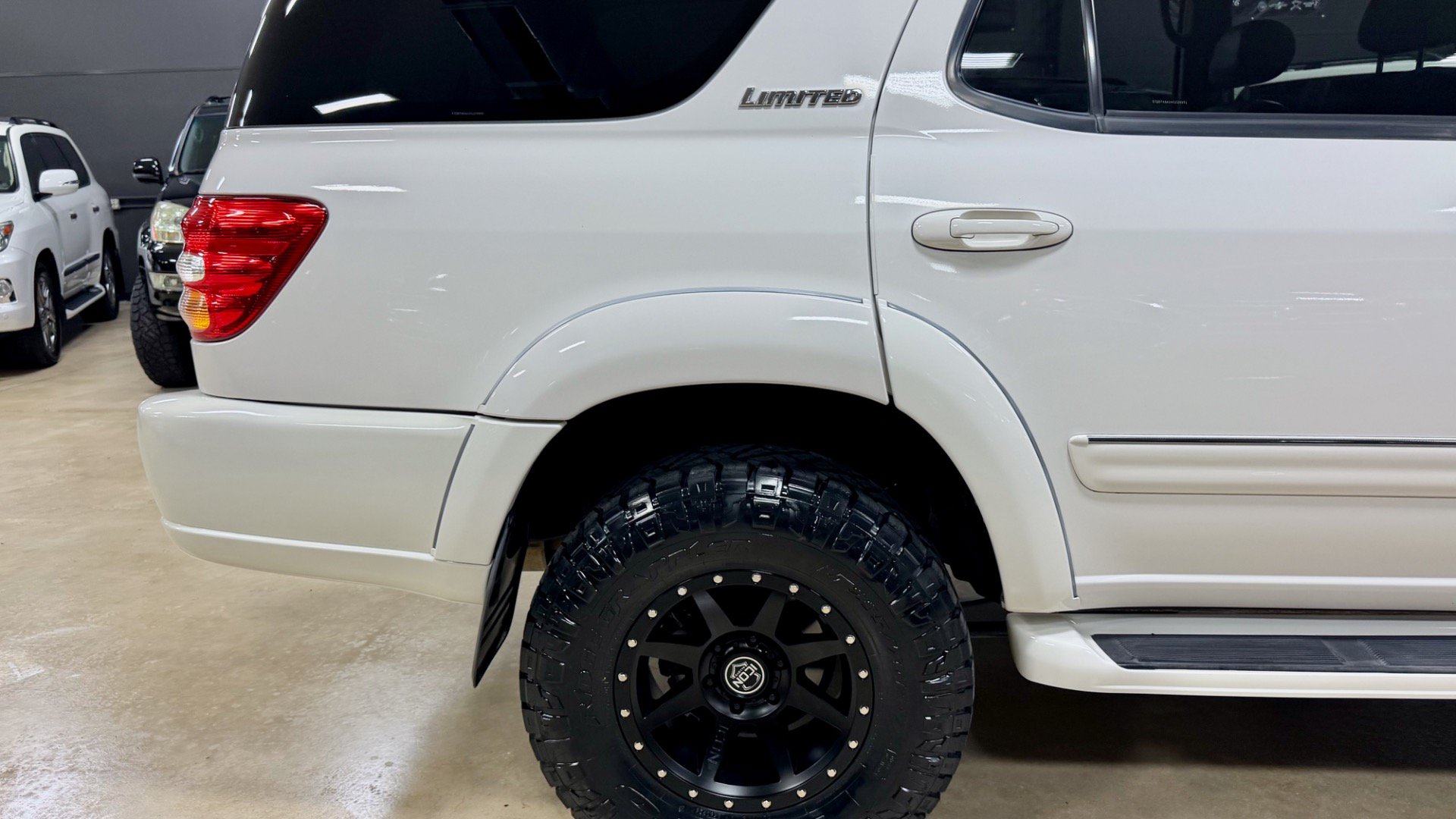 Used 2004 Toyota Sequoia Limited AWD/4WD image 21