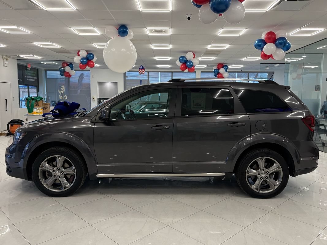 Used 2017 Dodge Journey Crossroad FWD image 4