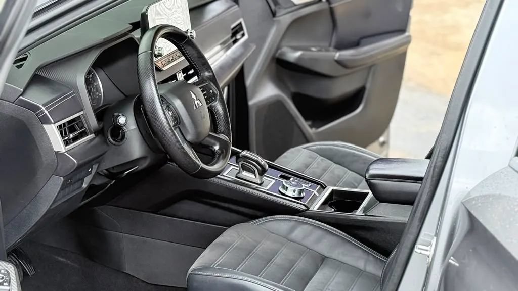 Used 2022 Mitsubishi Outlander SE FWD image 10