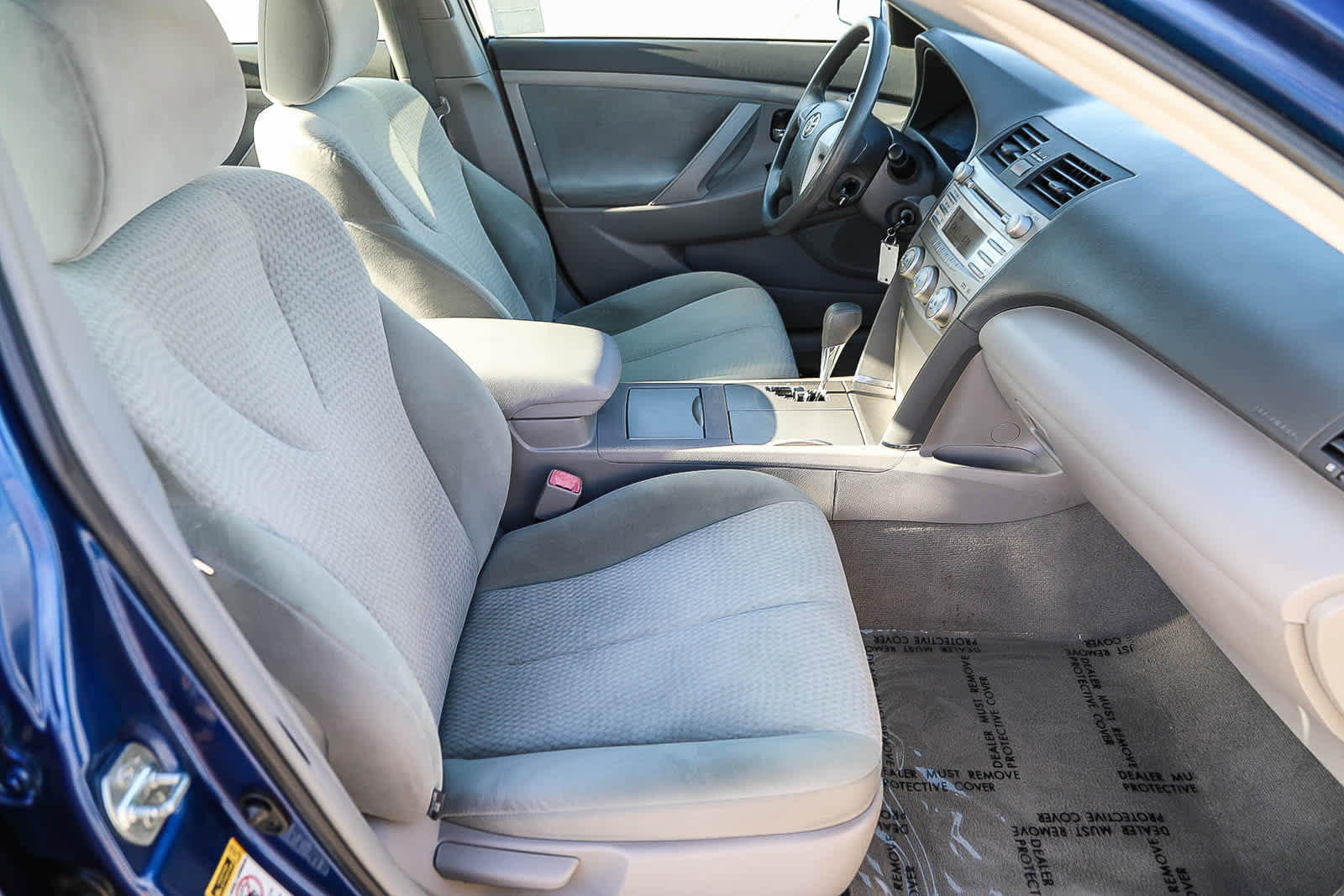 Used 2010 Toyota Camry LE image 16