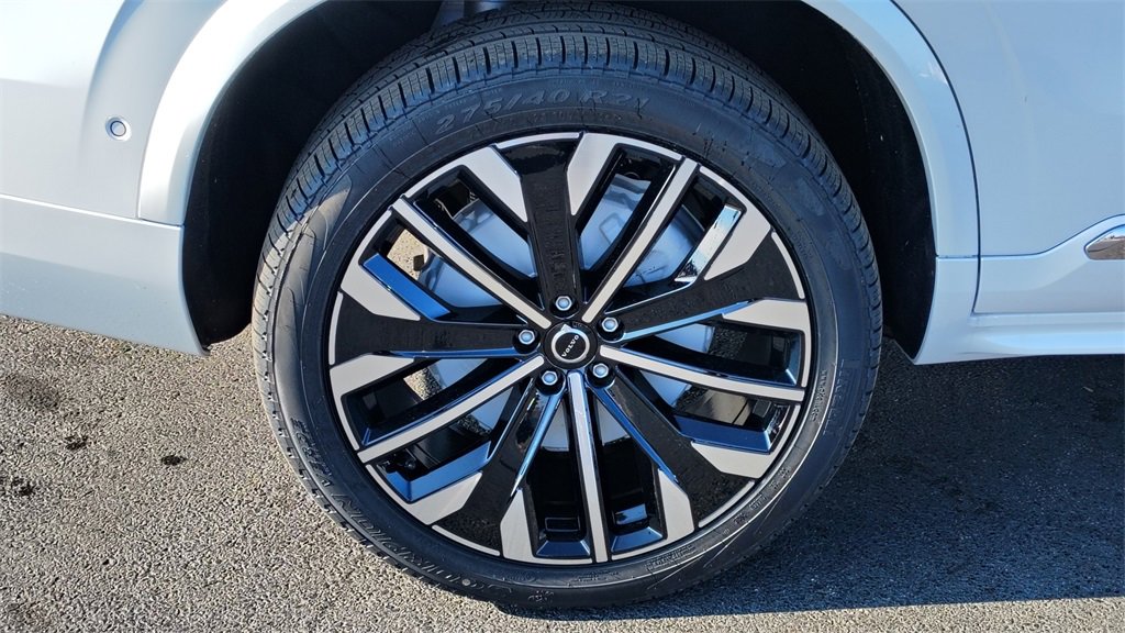 New 2026 Volvo XC90 B6 Plus image 33