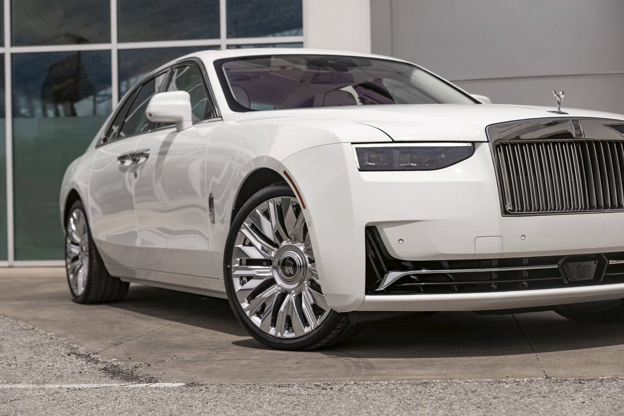 New 2026 Rolls-Royce Ghost AWD/4WD image 3