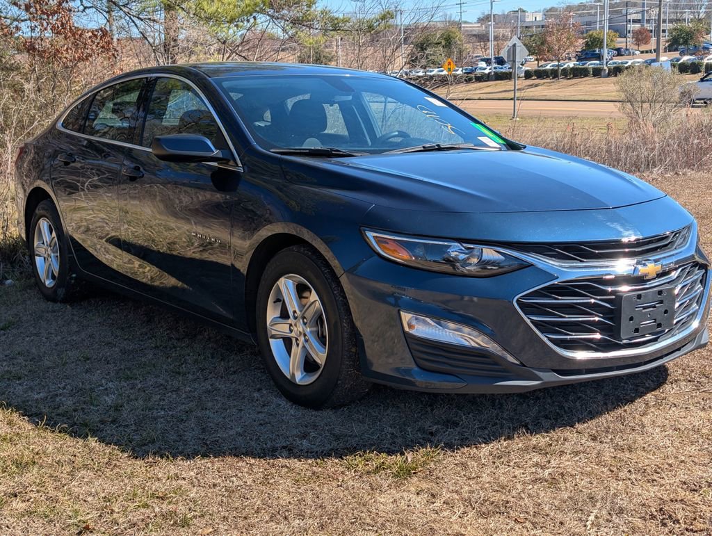 Used 2022 Chevrolet Malibu LT image 3
