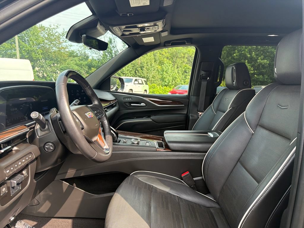 Certified 2023 Cadillac Escalade Premium Luxury w/ Performance Package AWD/4WD image 3