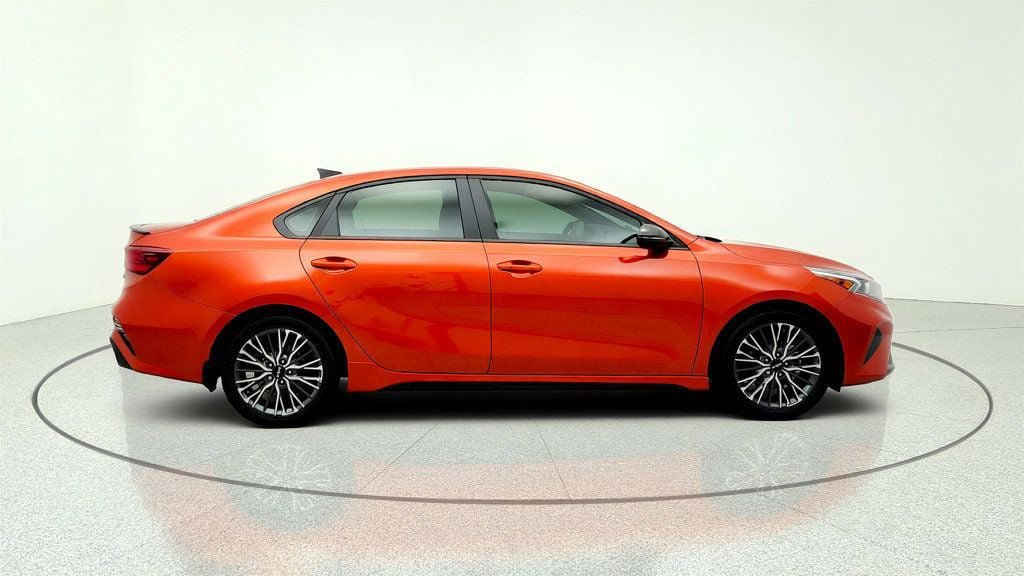 Used 2024 Kia Forte GT-Line w/ GT-Line Premium Package FWD image 4
