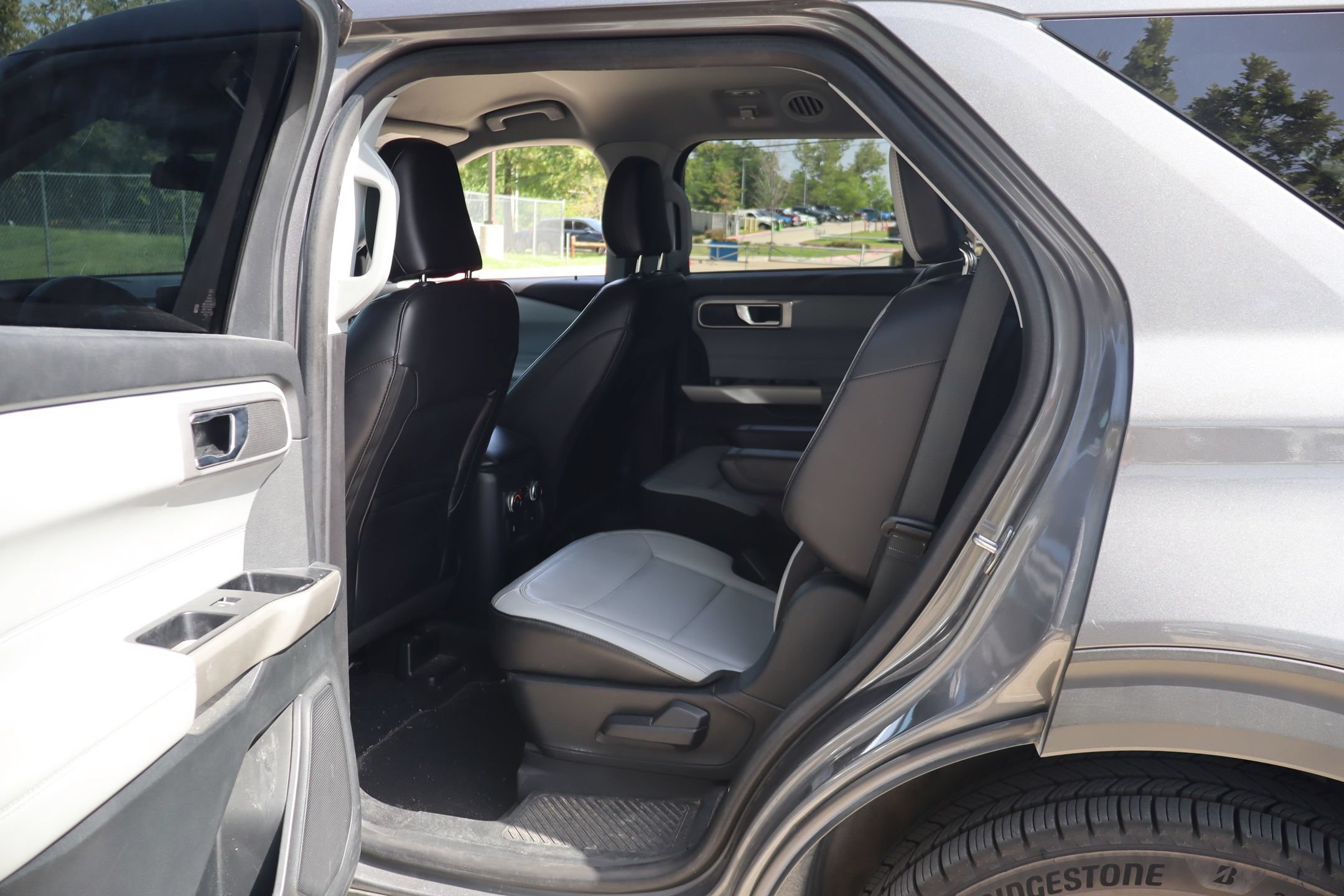 Certified 2021 Ford Explorer XLT w/ Equipment Group 202A RWD image 24