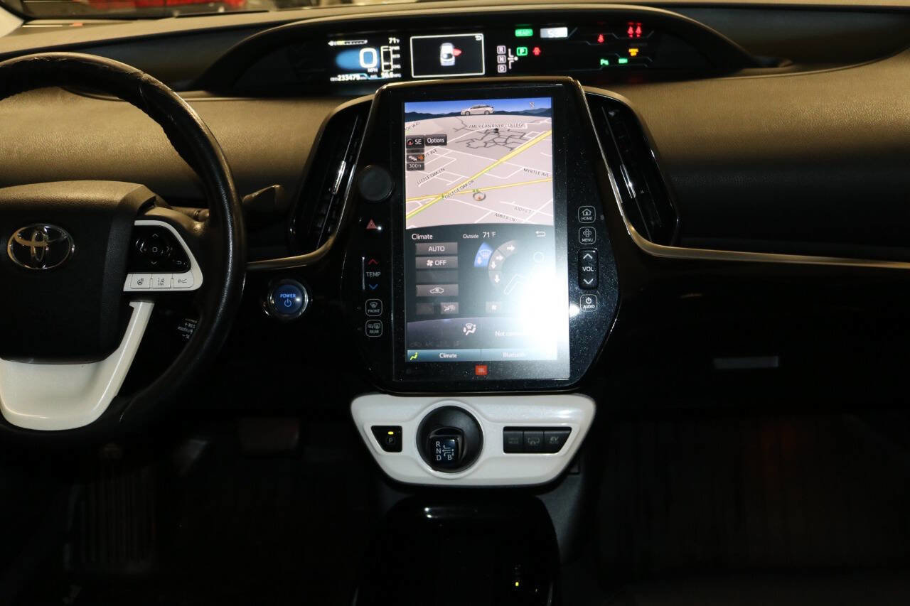 Used 2017 Toyota Prius Prime Advanced image 22
