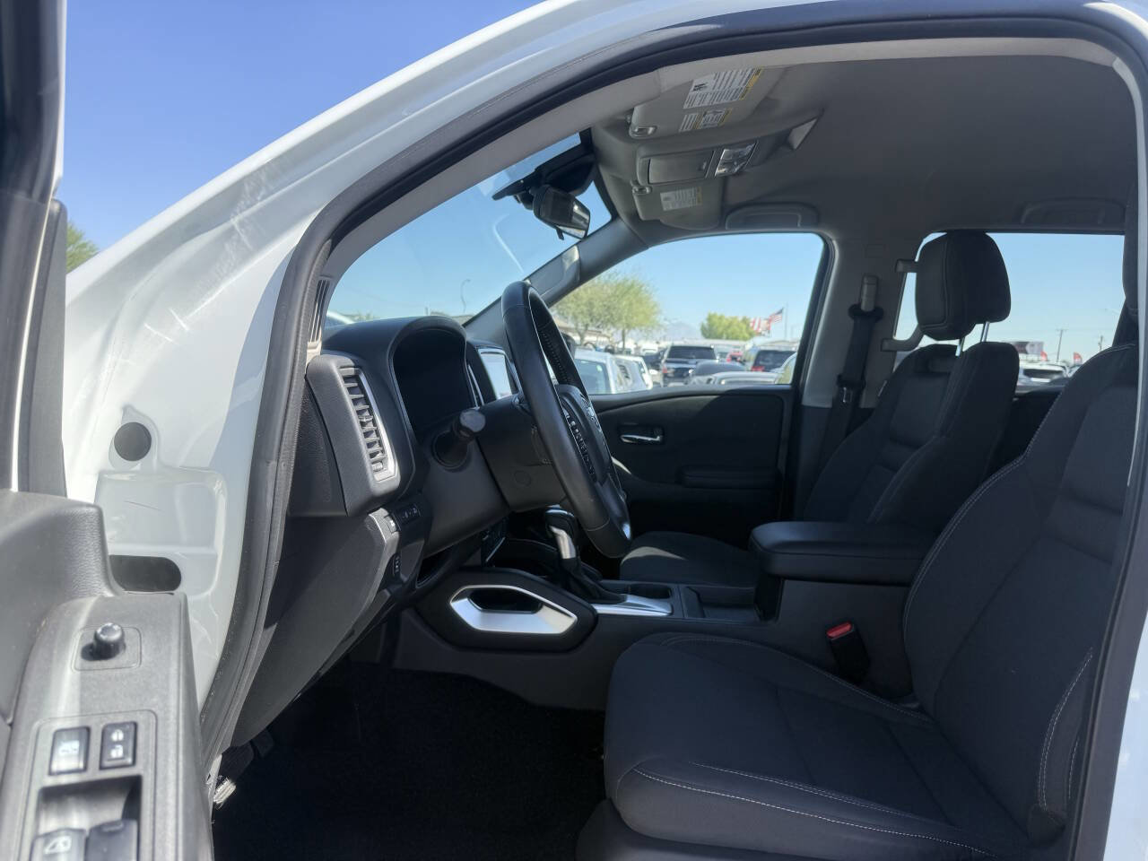Used 2024 Nissan Frontier SV w/ SV Convenience Package image 17