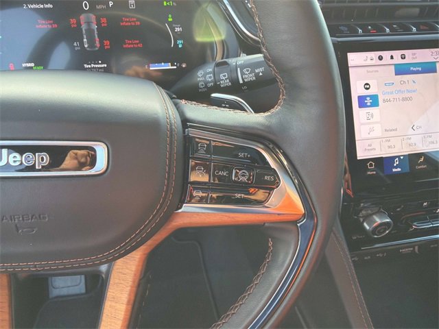 Used 2023 Jeep Grand Cherokee Summit image 32