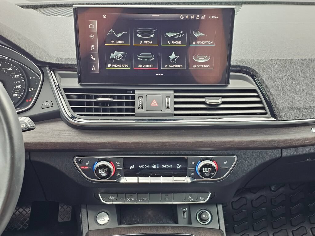 Used 2023 Audi Q5 2.0T Premium w/ Convenience Package AWD/4WD image 14